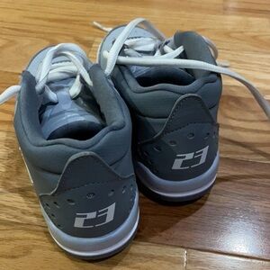 Like new Nike Jordan Basketball Shoes size 2Y